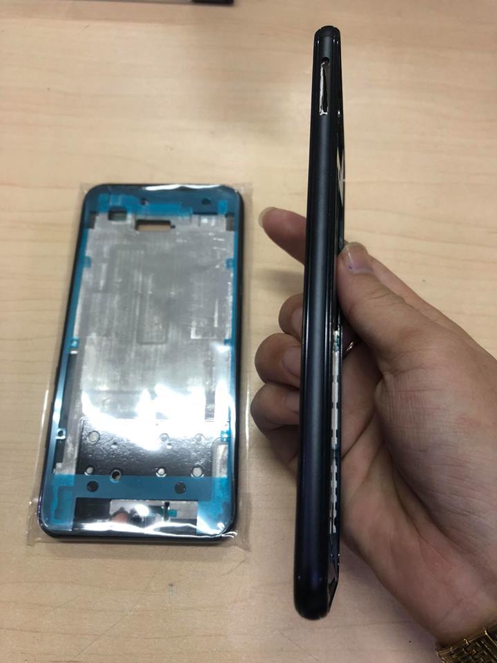 Thay Vỏ Sườn Màn Hình Huawei Nova 3E Chính Hãng thay thế cho khách hàng là hàng mới 100%, giống hệt với nắp lưng cũ theo máy, sau khi thay thế xong chiếc điện thoại của bạn sẽ lại trông như ban đầu
